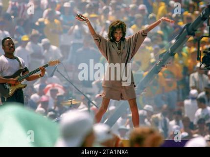 Whitney Houston trat beim Finale der Weltmeisterschaft 1994 auf Stockfoto