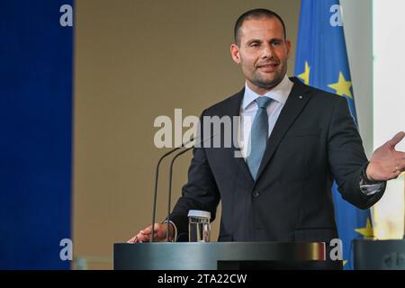 Berlin, Deutschland 28. November 2023: Begrüßung des Premierministers der Republik, Malta. November 2023. Im Bild: Robert Abela, Premierminister von Malta *** Berlin, Deutschland 28. November 2023 Begrüßung des Ministerpräsidenten der Republik Malta 28 11 2023 Foto Copyright: XFotostandx/xReuhlx Credit: Imago/Alamy Live News Stockfoto