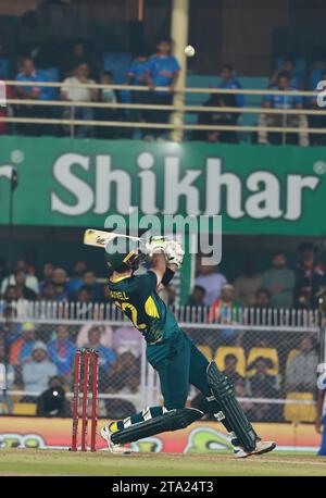 Guwahati, Assam, Indien. November 2023. Glenn Maxwell aus Australien während des Spiels Nr. 03 der T20 International Series zwischen Australien und Indien im Barsapara Cricket Stadium, Guwahati, Assam, Indien am 28. November 2023 (Bild: © Avijit das/ZUMA Press Wire) NUR ZUR REDAKTIONELLEN VERWENDUNG! Nicht für kommerzielle ZWECKE! Stockfoto