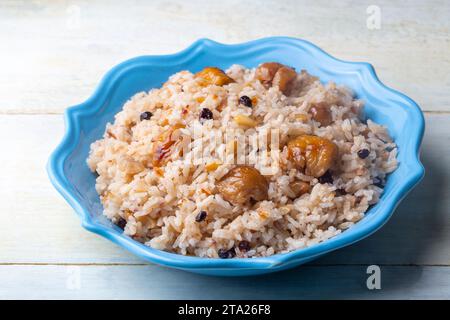 Traditionelle köstliche türkische Küche; Kastanienreis Pilaf (türkischer Name; kestaneli pilav) Stockfoto