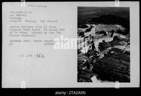 Luftaufnahme der Fire Support Base Ryder, 45 Meilen südwestlich von da Nang. Die Basis wurde vom 7. Marine-Regiment der 1. Marine-Division in Vietnam bemannt. Foto am 10. April 1970 von Sgt. Nelson. Bild mit freundlicher Genehmigung des Verteidigungsministeriums. GVB - 162. Stockfoto