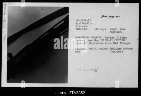 Am 28. Februar 1967 wurde eine sowjetische 7,62 mm PPSH-41-Maschinenpistole CHICOM Type-50, die von den NVA-Truppen gefangen genommen wurde, von der 3. Marine-Division in Vietnam ausgestellt. Stockfoto