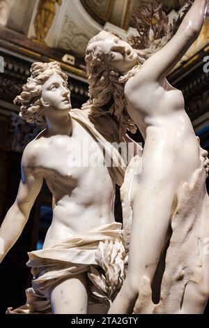 Apollo und Daphne Marmorskulptur, Gian Lorenzo Bernini, Galleria Borghese, Villa Borghese, Rom, Italien Stockfoto