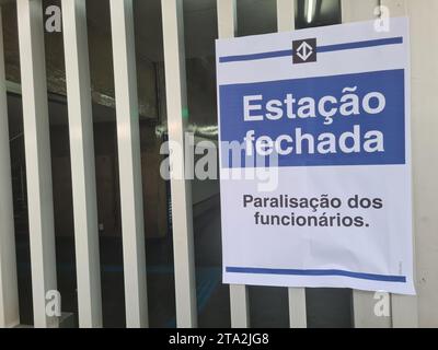 Sao Paulo, Sao Paulo, Brasilien. November 2023. SAO PAULO (SP), 28/2023 - GREVE/METRO/ONIBUS/SP - Sao Paulo Metro und Zugsystem, das wegen angeblicher Privatisierungen 24 Stunden lang angehalten wurde (Foto: Oslaim Brito/Thenews2/Zumapress) (Credit Image: © Oslaim Brito/TheNEWS2 via ZUMA Press Wire) NUR REDAKTIONELLE VERWENDUNG! Nicht für kommerzielle ZWECKE! Stockfoto