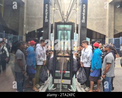 Sao Paulo, Sao Paulo, Brasilien. November 2023. SAO PAULO (SP), 28/2023 - GREVE/METRO/ONIBUS/SP - Sao Paulo Metro und Zugsystem, das wegen angeblicher Privatisierungen 24 Stunden lang angehalten wurde (Foto: Oslaim Brito/Thenews2/Zumapress) (Credit Image: © Oslaim Brito/TheNEWS2 via ZUMA Press Wire) NUR REDAKTIONELLE VERWENDUNG! Nicht für kommerzielle ZWECKE! Stockfoto