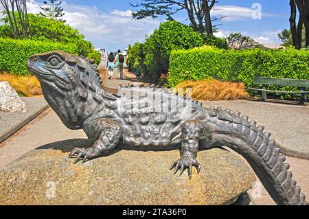 „Tuatara of Southland“-Statue, Southland Museum and Art Gallery, Gala Street, Invercargill, Southland, South Island, Neuseeland Stockfoto