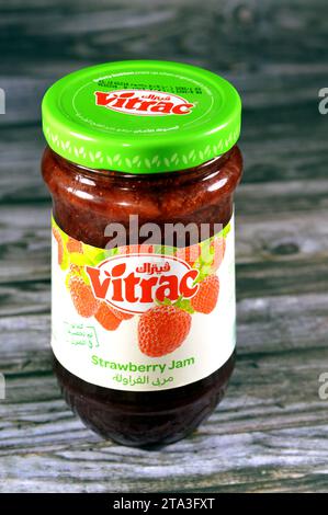 Kairo, Ägypten, Oktober 30 2023: Vitrac Erdbeermarmelade, Vitrac wurde 1982 in Ägypten eingeführt, die Swiss Hero Group wurde mit Vitrac in No gegründet Stockfoto