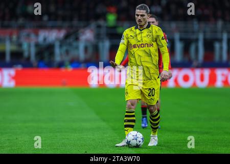 Mailand, Italien. November 2023. Marcel Sabitzer von Borussia Dortmund wurde am 28. November 2023 während der Gruppenphase der UEFA Champions League 2023/24 im San Siro Stadion in Mailand, Italien, beim Gruppenspiel der Gruppe F zwischen dem AC Mailand und Borussia Dortmund im San Siro Stadion, Mailand, Italien, gesehen Stockfoto