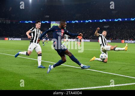 Paris, Frankreich. November 2023. © Julien Mattia/Le Pictorium/MAXPPP - Paris 28/11/2023 Ousmane Dembele lors du match retour du groupe F de la Ligue des Champions, entre le PSG et Newcastle United, au Parc de Princes, le 28 Novembre 2023. Quelle: MAXPPP/Alamy Live News Stockfoto