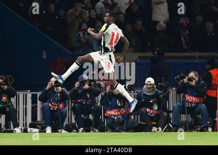 Paris, Frankreich. November 2023. © Julien Mattia/Le Pictorium/MAXPPP - Paris 28/11/2023 Alexander Isak lors du match retour du groupe F de la Ligue des Champions, entre le PSG et Newcastle United, au Parc de Princes, le 28 Novembre 2023. Quelle: MAXPPP/Alamy Live News Stockfoto
