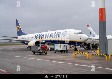 Ryanair 9H-VVJ Boeing 737 MAX 8-200 am Flughafen Berlin BER Stockfoto