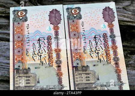 Die Vorderseite der Banknotenserie 50 LE Fifty Egyptian Pounds 2001 zeigt die Abu-Hurayba-Moschee (Qijmas al-Ishaqi-Moschee), selektiver Fokus der ägyptischen M Stockfoto