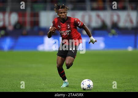 Mailand, Italien. November 2023. Christian Pulisic vom AC Milan im Spiel der UEFA Champions League Gruppe F zwischen dem AC Milan und der Borussia Dortmund am 28. November 2023 im Stadio Giuseppe Meazza in Mailand. Quelle: Marco Canoniero/Alamy Live News Stockfoto