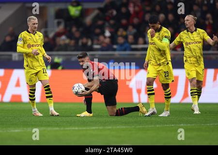 Mailand, Italien. November 2023. Olivier Giroud vom AC Milan sieht beim Spiel der UEFA Champions League Gruppe F zwischen AC Milan und Borussia Dortmund am 28. November 2023 im Stadio Giuseppe Meazza in Mailand, Italien, niedergeschlagen aus. Quelle: Marco Canoniero/Alamy Live News Stockfoto