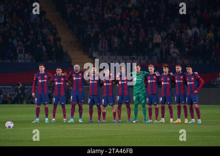 28. November 2023; Estadi Olímpic Lluís Companys, Barcelona, Spanien, Champions League Gruppenfußball, Barcelona gegen den FC Porto; Terry Venables wird geehrt Stockfoto