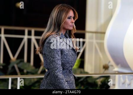 Atlanta, Usa. November 2023. Die ehemalige First Lady Melania Trump trifft am Dienstag, den 28. November 2023 in Atlanta, Georgia, vor einer Ehrfeier für die ehemalige First Lady Rosalynn Carter in der Glenn Memorial Church an der Emory University ein. Pool Foto von Brynn Anderson/UPI Credit: UPI/Alamy Live News Stockfoto