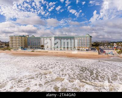 Ormond Beach, FL, USA - 18. November 2023: Luftaufnahme Royal Floridian Resort by Spinnaker Resorts Stockfoto