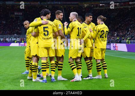 Team von BV Borussia 09 Dortmund während der UEFA Champions League, Gruppe F Fußballspiel zwischen AC Mailand und Borusiia Dortmund am 28. November 2023 im San Siro Stadion in Mailand, Italien - Foto Morgese-Rossini / DPPI Stockfoto