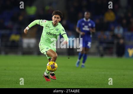 Cardiff, Großbritannien. November 2023. Jeremy Sarmiento von West Bromwich Albion in Aktion. EFL Skybet Championship Match, Cardiff City gegen West Bromwich Albion im Cardiff City Stadium am Dienstag, den 28. November 2023. Dieses Bild darf nur für redaktionelle Zwecke verwendet werden. Nur redaktionelle Verwendung, Bild von Andrew Orchard/Andrew Orchard Sportfotografie/Alamy Live News Credit: Andrew Orchard Sportfotografie/Alamy Live News Stockfoto