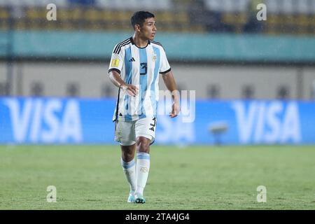 Bandung, Indonesien. November 2023. Argentinier Octavio Ontivero beim Gruppenspiel der FIFA U-17-Weltmeisterschaft Indonesien 2023 gegen Japan 1-3 Argentinien im Si Jalak Harupat Stadium in Bandung, Indonesien, 14. November 2023. Quelle: AFLO/Alamy Live News Stockfoto