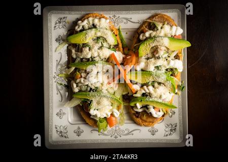 Masa-Kuchen mit Gemüse Stockfoto