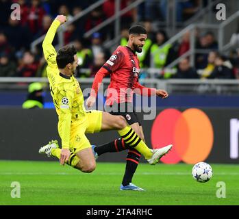 Mailand, Italien. November 2023. Der Mailänder Ruben Loftus-Cheek (R) streitet mit Mats Hummels aus Borussia Dortmund beim Spiel der UEFA Champions League Gruppe F zwischen dem AC Milan und Borussia Dortmund am 28. November 2023 in Mailand. Quelle: Daniele Mascolo/Xinhua/Alamy Live News Stockfoto