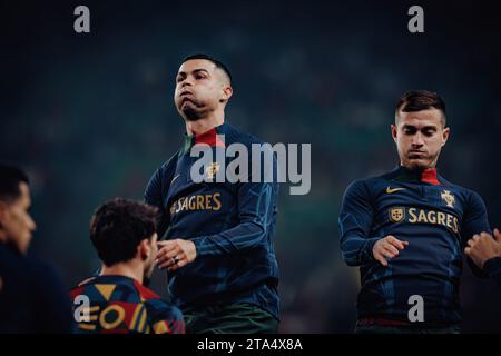 Cristiano Ronaldo während des warm-up vor dem Qualifikationsspiel zur UEFA Euro 2024 zwischen den Nationalmannschaften Portugal und Island, Estadio Jose Alvalade, Lissabon Stockfoto