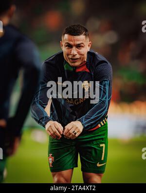 Cristiano Ronaldo während des warm-up vor dem Qualifikationsspiel zur UEFA Euro 2024 zwischen den Nationalmannschaften Portugal und Island, Estadio Jose Alvalade, Lissabon Stockfoto