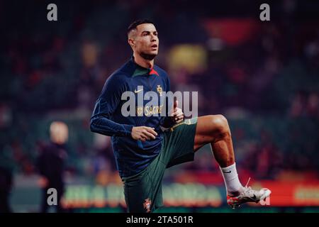 Cristiano Ronaldo während des warm-up vor dem Qualifikationsspiel zur UEFA Euro 2024 zwischen den Nationalmannschaften Portugal und Island, Estadio Jose Alvalade, Lissabon Stockfoto