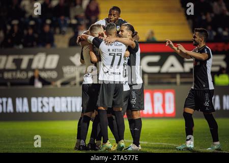 Bruno Duarte feiert nach einem Elfmeterschießen in der Liga Portugal 23/24 zwischen dem SC Farense und dem FC Arouca, Estadio de Sao Luis, Faro, Portugal. ( Stockfoto