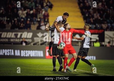 Bruno Duarte feiert nach einem Elfmeterschießen in der Liga Portugal 23/24 zwischen dem SC Farense und dem FC Arouca, Estadio de Sao Luis, Faro, Portugal. ( Stockfoto