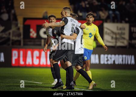 Bruno Duarte feiert nach einem Elfmeterschießen in der Liga Portugal 23/24 zwischen dem SC Farense und dem FC Arouca, Estadio de Sao Luis, Faro, Portugal. ( Stockfoto