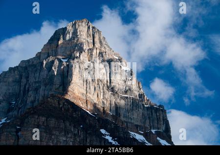 Pinnacle Mountain aus Lärche Valley, Banff Nationalpark, Alberta, Kanada Stockfoto