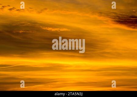 Cielos de Albacete al anoChecer Stockfoto