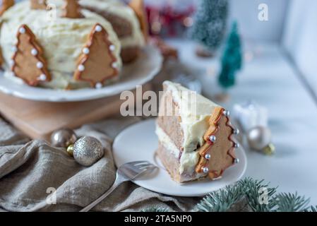 Köstliche Eierlikör-Lebkuchen-Tarte Stockfoto