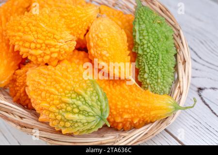 Sein lateinischer Name ist Momordica charantia L. und er gehört zur Familie der Cucurbitaceae und ist unter den Menschen als der potente Granatapfel bekannt. Turk Stockfoto