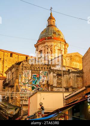 Kuppel der Kirche Carmine Maggiore - Palermo, Sizilien, Italien Stockfoto