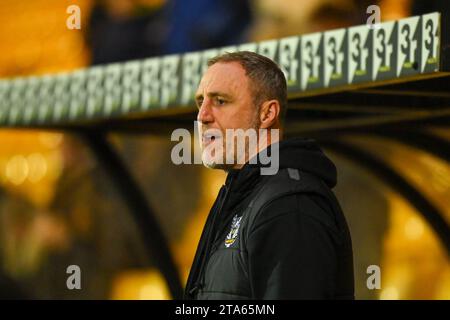 Burslem, Großbritannien, 28. November 2023. Andy Crosby, Manager von Port Vale, wurde 1-0 vor der Heimniederlage gegen Derby County vorgestellt Stockfoto