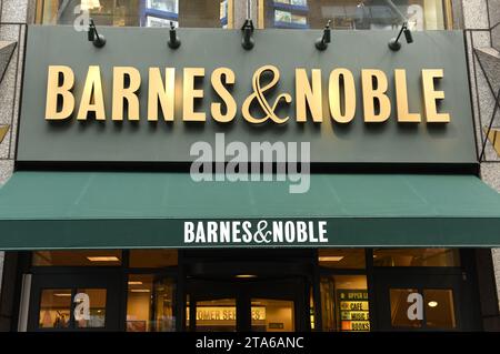 New York, USA - 9. Juni 2018: Barnes & Noble Buchhandlung in New York. Stockfoto