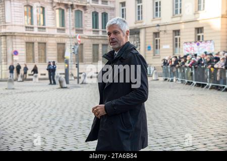 Lyon, Frankreich. November 2023. Laurent Wauquiez bei der Beerdigung des ehemaligen Bürgermeisters von Lyon und des ehemaligen Innenministers Gerard Collomb in der Kathedrale Saint-Jean in Lyon, Frankreich am 29. November 2023. Am Samstag starb der ehemalige Innenminister und frühe Unterstützer von Emmanuel Macron Gerard Collomb im Alter von 76 Jahren. 2022 gab er bekannt, dass er an Magenkrebs leide. Foto: Bony/Pool/ABACAPRESS.COM Credit: Abaca Press/Alamy Live News Stockfoto