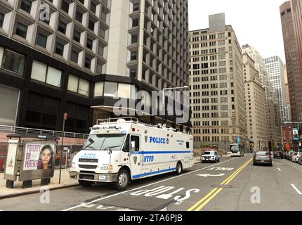 NEW YORK, USA - 28. Mai 2018: Polizeiauto des New York City Police Department (NYPD) auf den Straßen von Manhattan. Stockfoto