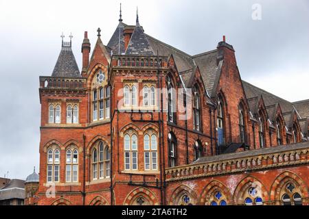 Leeds City Wahrzeichen, Großbritannien. Leeds General Infirmary - alte Krankenhausarchitektur. Denkmalgeschütztes Gebäude. Stockfoto