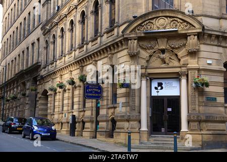 BRADFORD, Vereinigtes Königreich - 11. JULI 2016: Bradford Chamber of Commerce in Großbritannien. Bradford ist eine der größten Städte in Yorkshire. Stockfoto