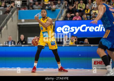 Ludwigsburg, Deutschland. November 2023. Jaren Lewis (MHP Riesen Ludwigsburg, #08), GER, MHP Riesen Ludwigsburg vs. ALBA Berlin, Basketball, Bundesliga, easycredit BBL, 9. Spieltag, Spielzeit 2023/2024, 26.11.2023, Foto: Eibner-Pressefoto/Sascha Walther Credit: dpa/Alamy Live News Stockfoto