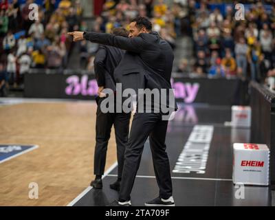 Ludwigsburg, Deutschland. November 2023. David McCray (MHP Riesen Ludwigsburg, Co-Coach), GER, MHP Riesen Ludwigsburg vs. ALBA Berlin, Basketball, Bundesliga, easycredit BBL, 9. Spieltag, Spielzeit 2023/2024, 26.11.2023, Foto: Eibner-Pressefoto/Sascha Walther Credit: dpa/Alamy Live News Stockfoto