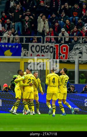 Mailand, Italien. November 2023. Marco Reus (11) von Borussia Dortmund erzielte 0-1 einen Elfmeterschieß während des UEFA Champions League-Spiels zwischen dem AC Mailand und Borussia Dortmund in San Siro in Mailand. (Foto: Gonzales Photo/Alamy Live News Stockfoto