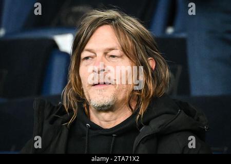 Paris, Frankreich, Frankreich. November 2023. Norman REEDUS während des Gruppenspiels der UEFA Champions League zwischen Paris Saint-Germain und Newcastle United FC am 28. November 2023 im Parc des Princes Stadium in Paris. (Kreditbild: © Matthieu Mirville/ZUMA Press Wire) NUR REDAKTIONELLE VERWENDUNG! Nicht für kommerzielle ZWECKE! Stockfoto