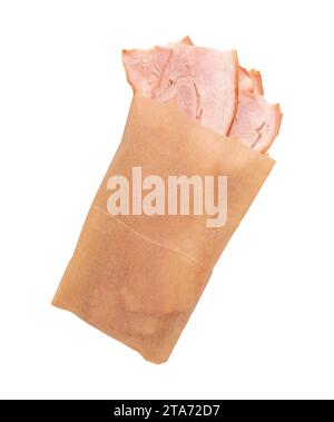 Stücke von frischem Speck in Pergamentpapier isoliert auf weißem Hintergrund mit Schneidepfad, Draufsicht, flache Lage von frischem ungekochten rohen geräucherten Speck schließen Stockfoto