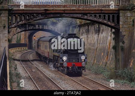 34046 'Braunton' - Bath Christmas Market, 1Z46 London Victoria - Bath Spa @ Sydney Gardens am 28. November 2023. Stockfoto