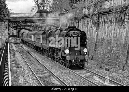 34046 'Braunton' - Bath Christmas Market, 1Z46 London Victoria - Bath Spa @ Sydney Gardens am 28. November 2023. Stockfoto